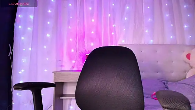 ivonjoness online show from April 2026 03:28:01 AM