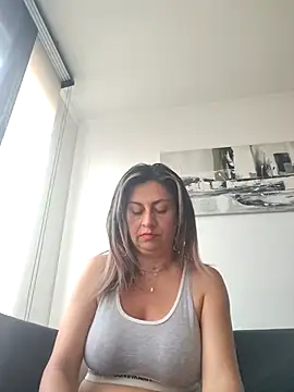 Latiinvenushot online show from March 2026 12:42:02 PM