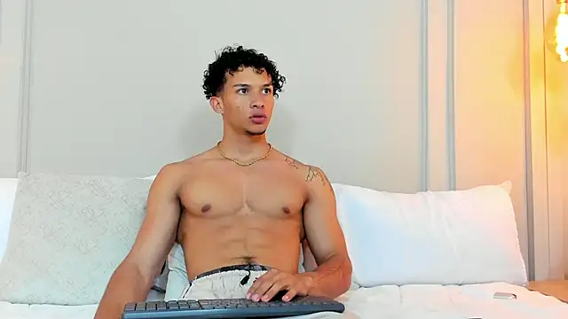 Dominick star online show from December 2024 04:00:01 AM