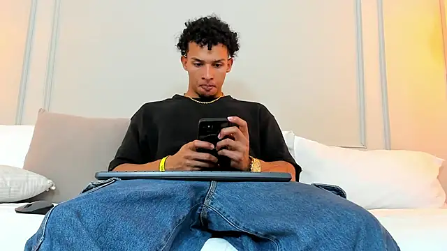 Dominick star online show from January 2025 03:42:02 AM