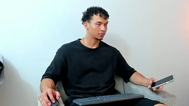 Dominick star online show from January 2025 02:56:01 AM