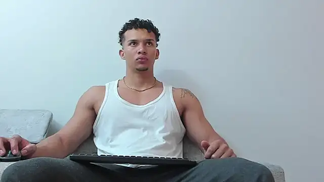 Dominick star online show from February 2025 04:58:01 AM