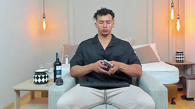 Dominick star online show from February 2025 06:23:01 AM