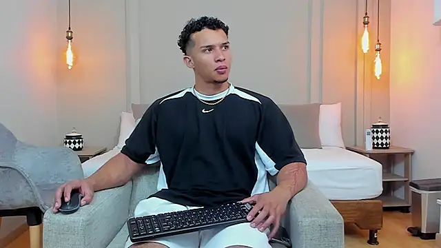 Dominick star online show from February 2025 04:57:01 AM