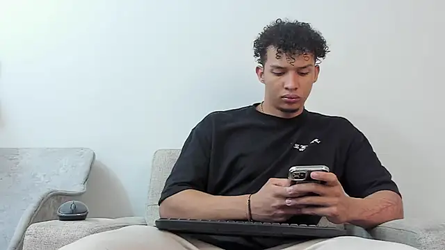 Dominick star online show from March 2025 03:44:02 AM