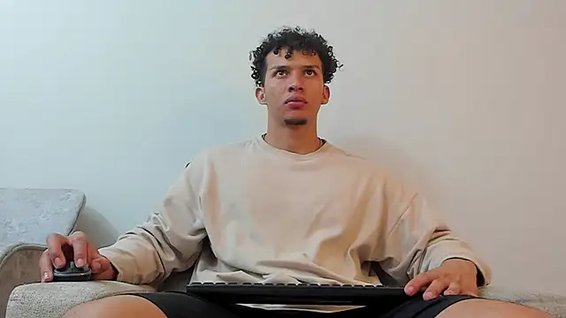 Dominick star online show from March 2025 01:32:02 AM