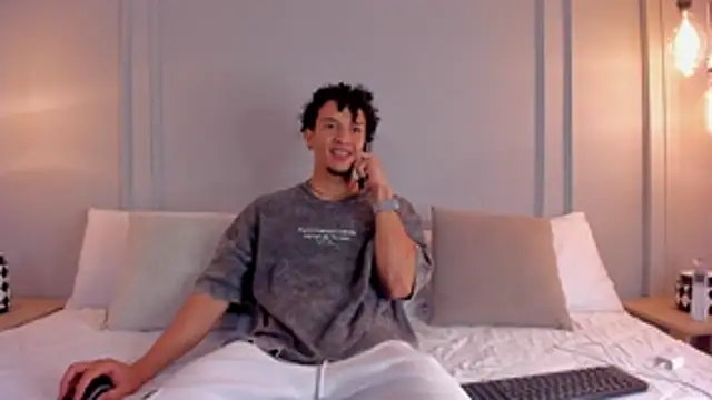 Dominick star online show from October 2025 04:05:01 AM