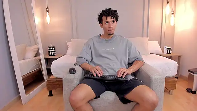 Dominick star online show from November 2025 03:41:01 AM