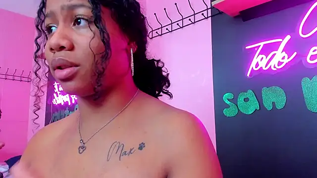 Sofi Fox  online show from March 2025 06:01:02 PM