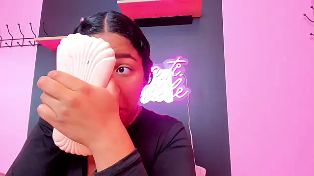 Sofi Fox  online show from March 2025 01:15:01 PM