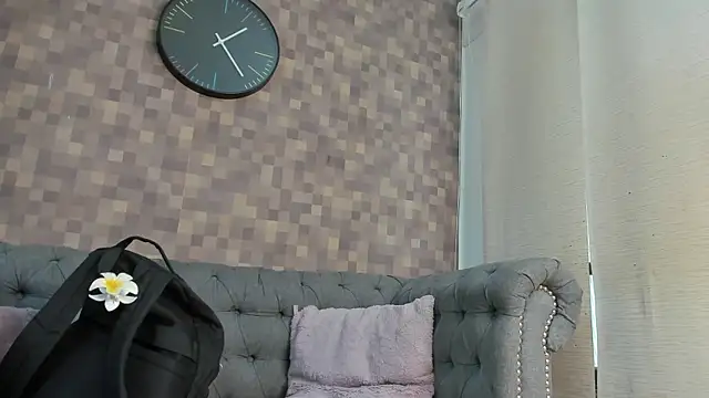 natalia aguirre1 online show from September 2025 12:07:01 PM