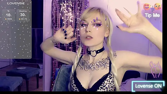 Snapshot of mischellemeow13 chatting on December 2024 02:06:02 AM mischellemeow13 online show from December 2024 02:06:02 AM