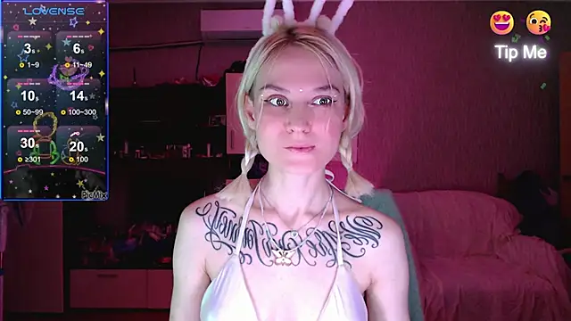 Snapshot of mischellemeow13 chatting on October 2025 01:36:02 AM mischellemeow13 online show from October 2025 01:36:02 AM