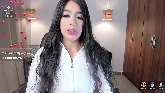 Snapshot of sarita_evanss chatting on September 2025 03:32:02 AM sarita evanss online show from September 2025 03:32:02 AM