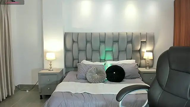 Snapshot of sarita_evanss chatting on October 2025 11:20:02 PM sarita evanss online show from October 2025 11:20:02 PM