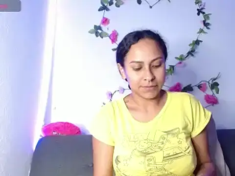 Snapshot of Cereza_horny chatting on December 2024 05:20:01 AM Cereza horny online show from December 2024 05:20:01 AM