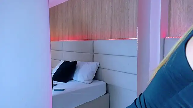 ValeSwift online show from September 2025 12:27:01 PM