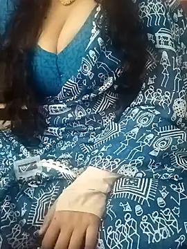 Snapshot of MONA_DARLING31 chatting on September 2025 04:38:02 AM MONA DARLING31 online show from September 2025 04:38:02 AM