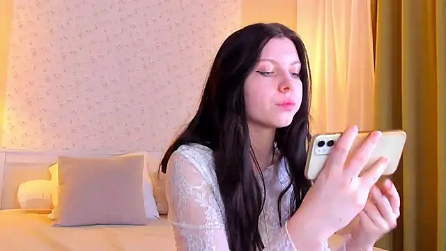 Snapshot of Sandra__Cute chatting on December 2024 08:15:02 AM Sandra Cute online show from December 2024 08:15:02 AM