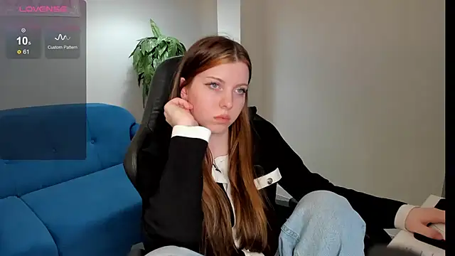 Snapshot of Sandra__Cute chatting on February 2025 11:31:01 AM Sandra Cute online show from February 2025 11:31:01 AM