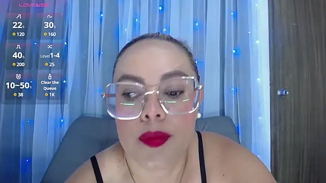 AdelyGinn online show from December 2024 01:33:02 PM