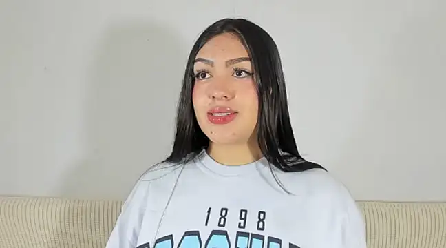 Sweet-Sophiee online show from January 2025 02:51:02 PM