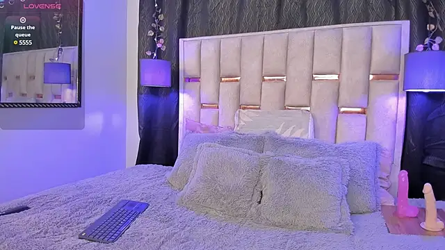 Nathan Smith  online show from February 2025 08:18:01 PM