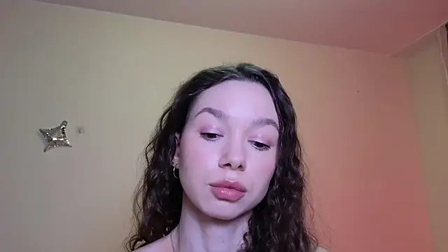 Snapshot of katycrown chatting on February 2025 03:41:02 PM katycrown online show from February 2025 03:41:02 PM