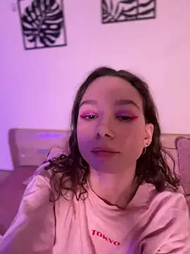 Snapshot of katycrown chatting on March 2025 12:35:02 PM katycrown online show from March 2025 12:35:02 PM