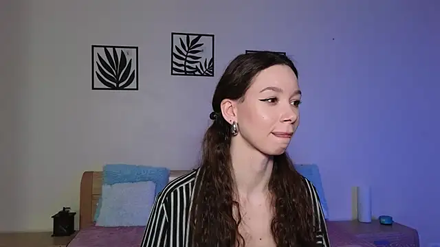 Snapshot of katycrown chatting on March 2025 07:06:02 PM katycrown online show from March 2025 07:06:02 PM