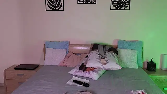 Snapshot of katycrown chatting on September 2025 04:18:01 PM katycrown online show from September 2025 04:18:01 PM