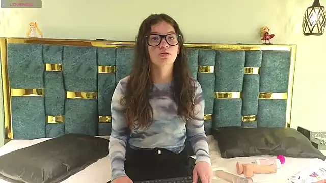 lilimini032 online show from February 2025 07:09:01 PM