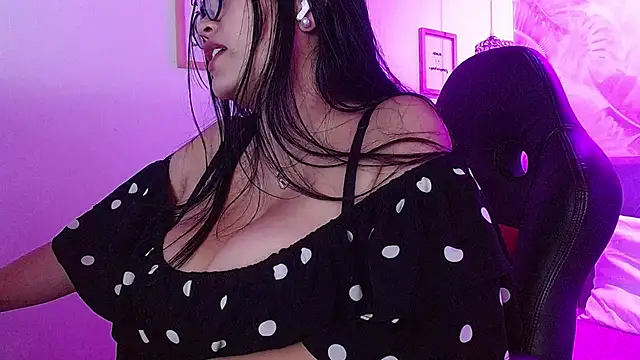 violletha online show from February 2025 12:27:02 PM