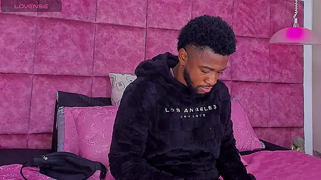 Drake Nassir4 online show from February 2025 02:26:02 PM