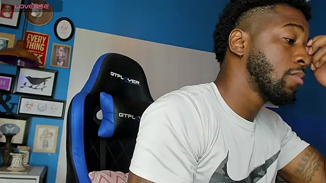 Drake Nassir4 online show from February 2025 03:36:02 PM