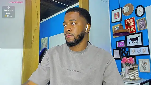 Drake Nassir4 online show from October 2025 02:47:02 PM