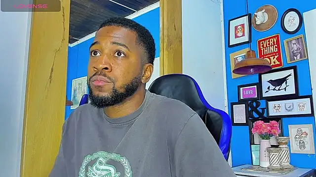 Drake Nassir4 online show from October 2025 09:23:02 PM