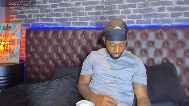 Drake Nassir4 online show from November 2025 03:59:01 PM