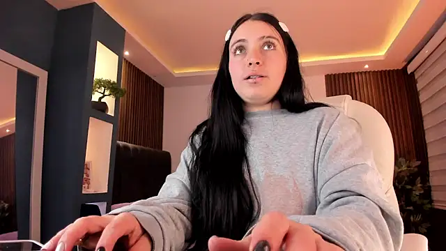 Lucy Smith2 online show from December 2024 08:17:02 AM