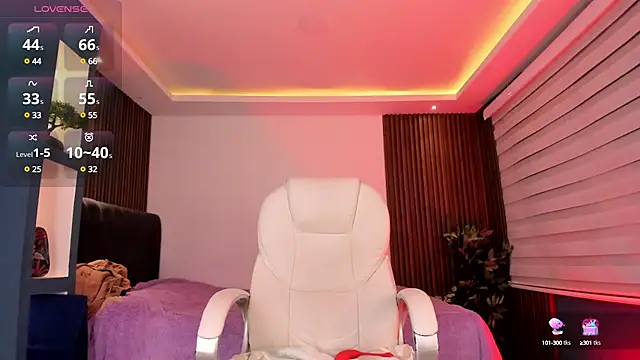 Lucy Smith2 online show from December 2024 04:31:02 AM