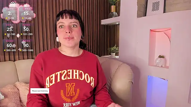 Lucy Smith2 online show from September 2025 07:36:02 PM