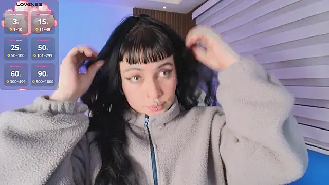 Lucy Smith2 online show from September 2025 07:52:01 PM