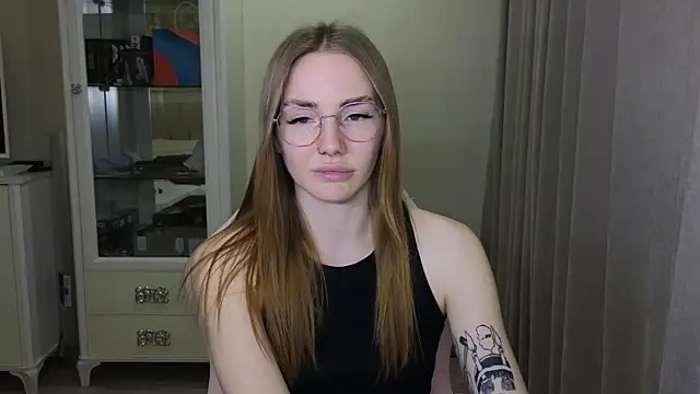 littlevildevil online show from December 2024 04:09:01 PM