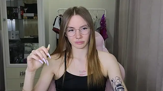 littlevildevil online show from January 2025 10:12:02 AM