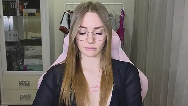 littlevildevil online show from January 2025 02:32:01 PM