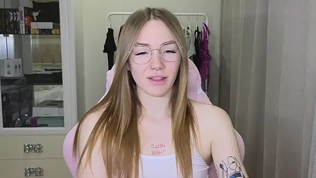 littlevildevil online show from February 2025 10:13:02 AM