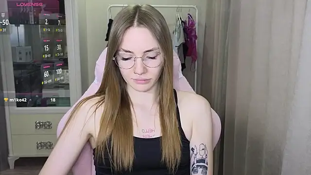 littlevildevil online show from February 2025 09:05:02 AM