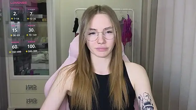 littlevildevil online show from February 2025 08:42:01 AM