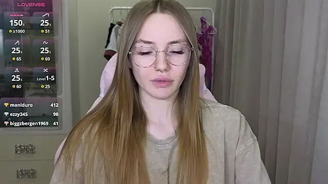 littlevildevil online show from February 2025 01:24:01 PM