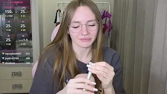 littlevildevil online show from March 2025 03:09:02 PM